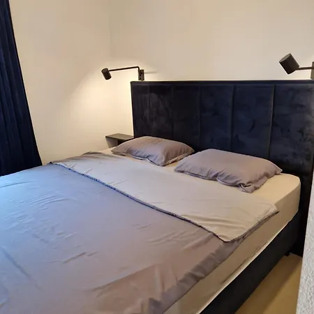 公寓 Maris I Maksim