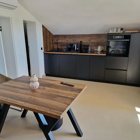 公寓 Maris I Maksim