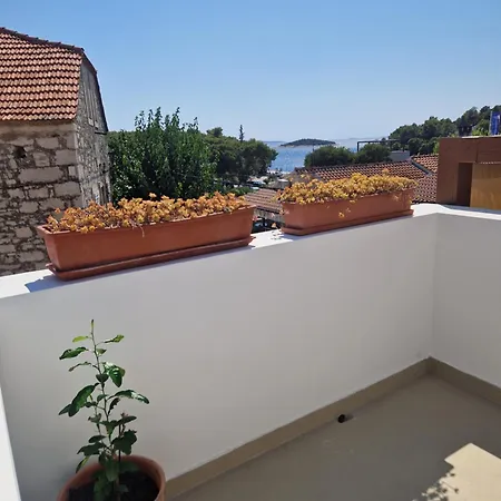 公寓 Maris I Maksim