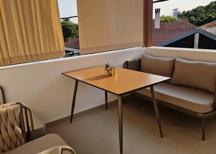 Maris I Maksim דירה