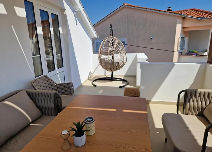 Maris I Maksim Tribalj